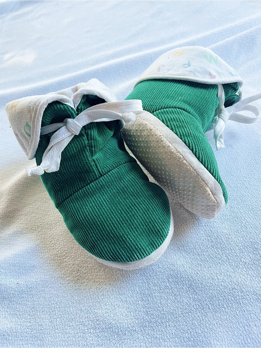 VINTAGE HANDMADE 50s 60s 70s Booties Green Corduroy Alphabet Baby Slippers